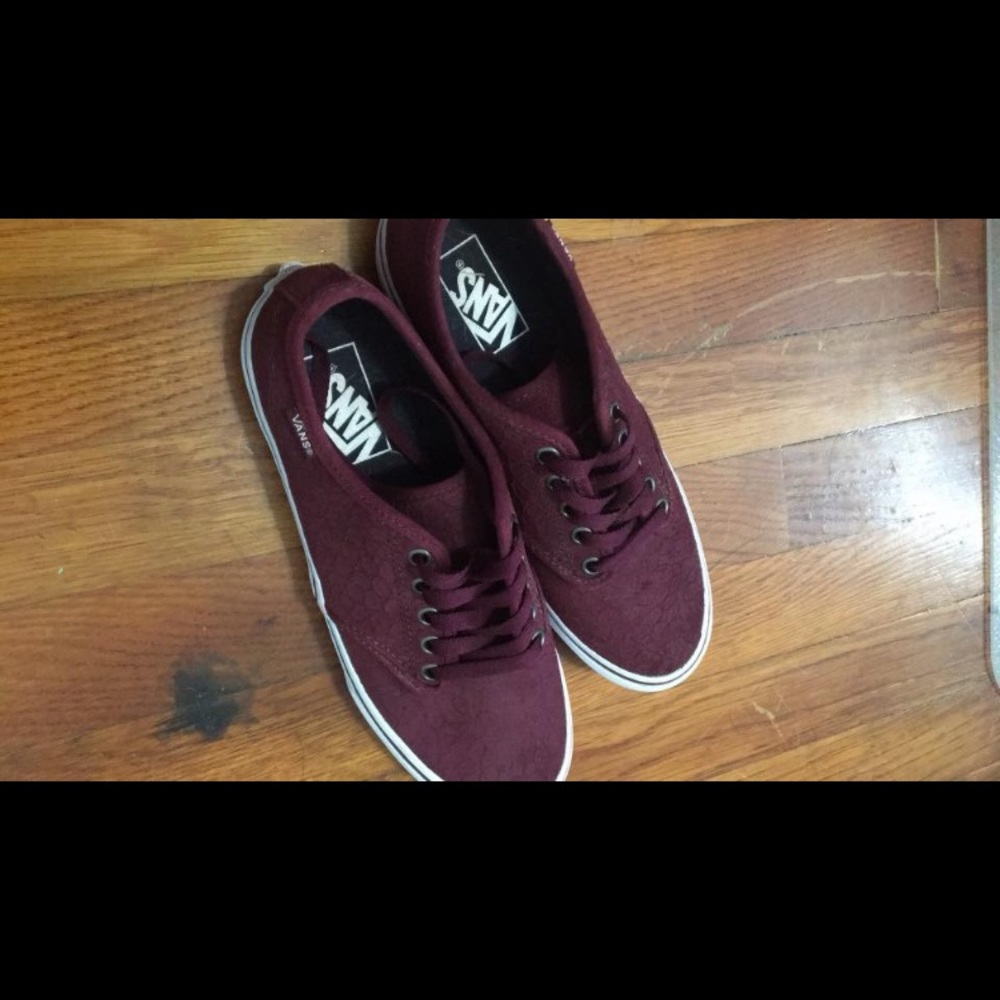 Vans burgundy